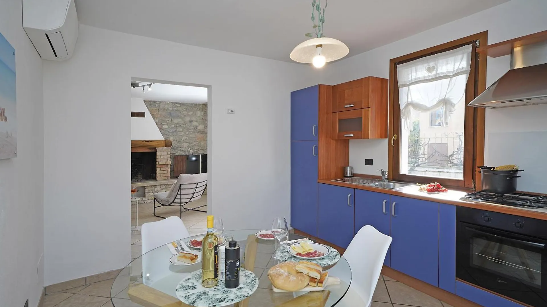 Samuel House- Traditional Italy Toscolano Maderno